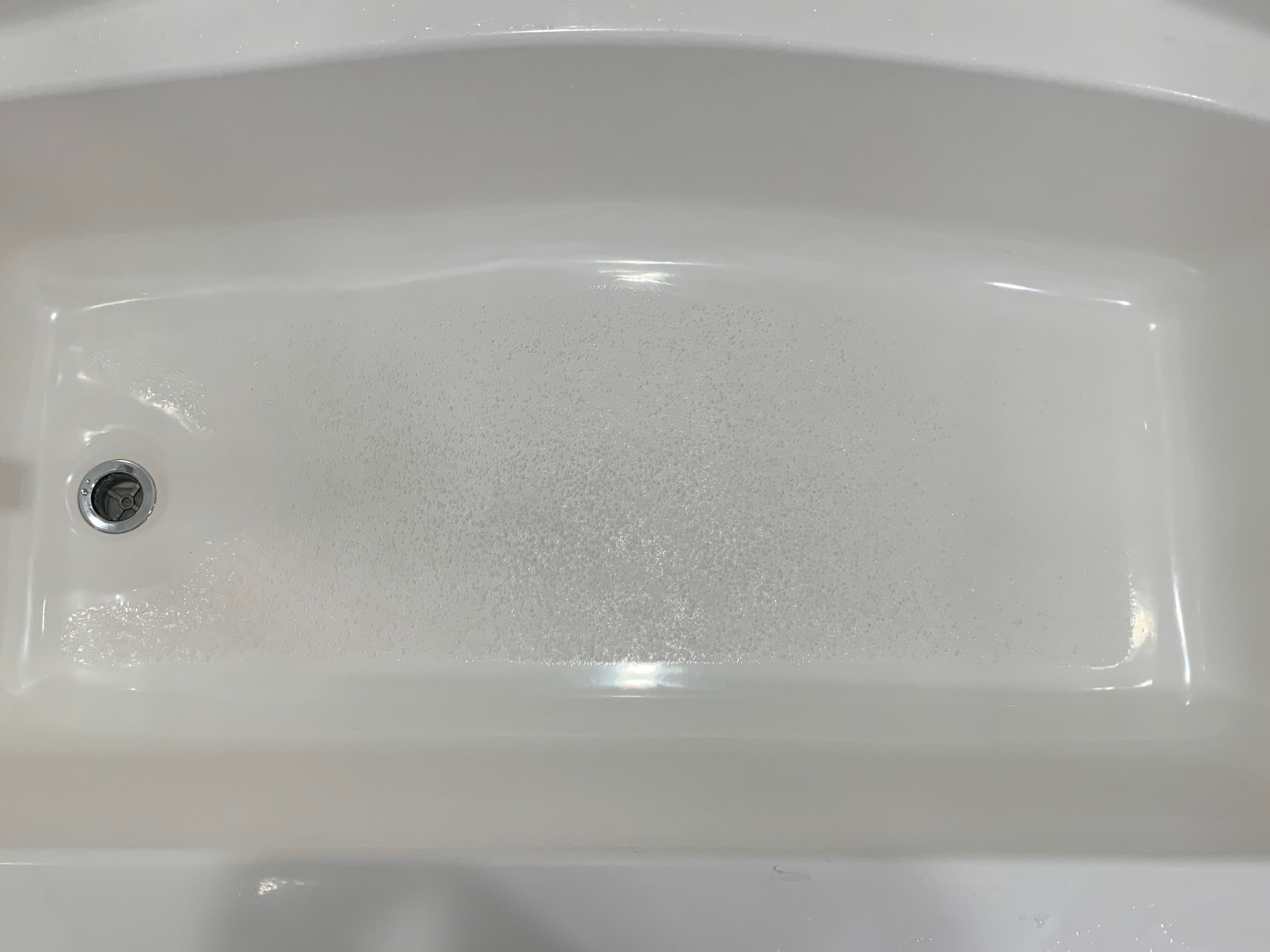 Bathtub cleaned by Tidy House